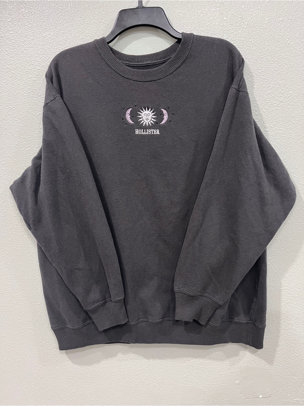 Hollister Women’s M Celestial Sun Moon Embroidered Sweatshirt Washed Black